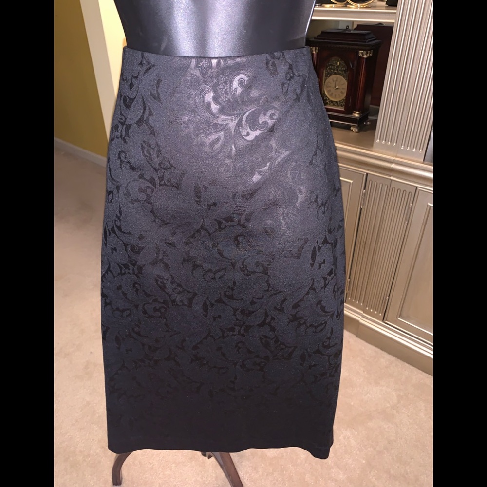 Black pencil skirt size 10 by Carmen Marc Valvo